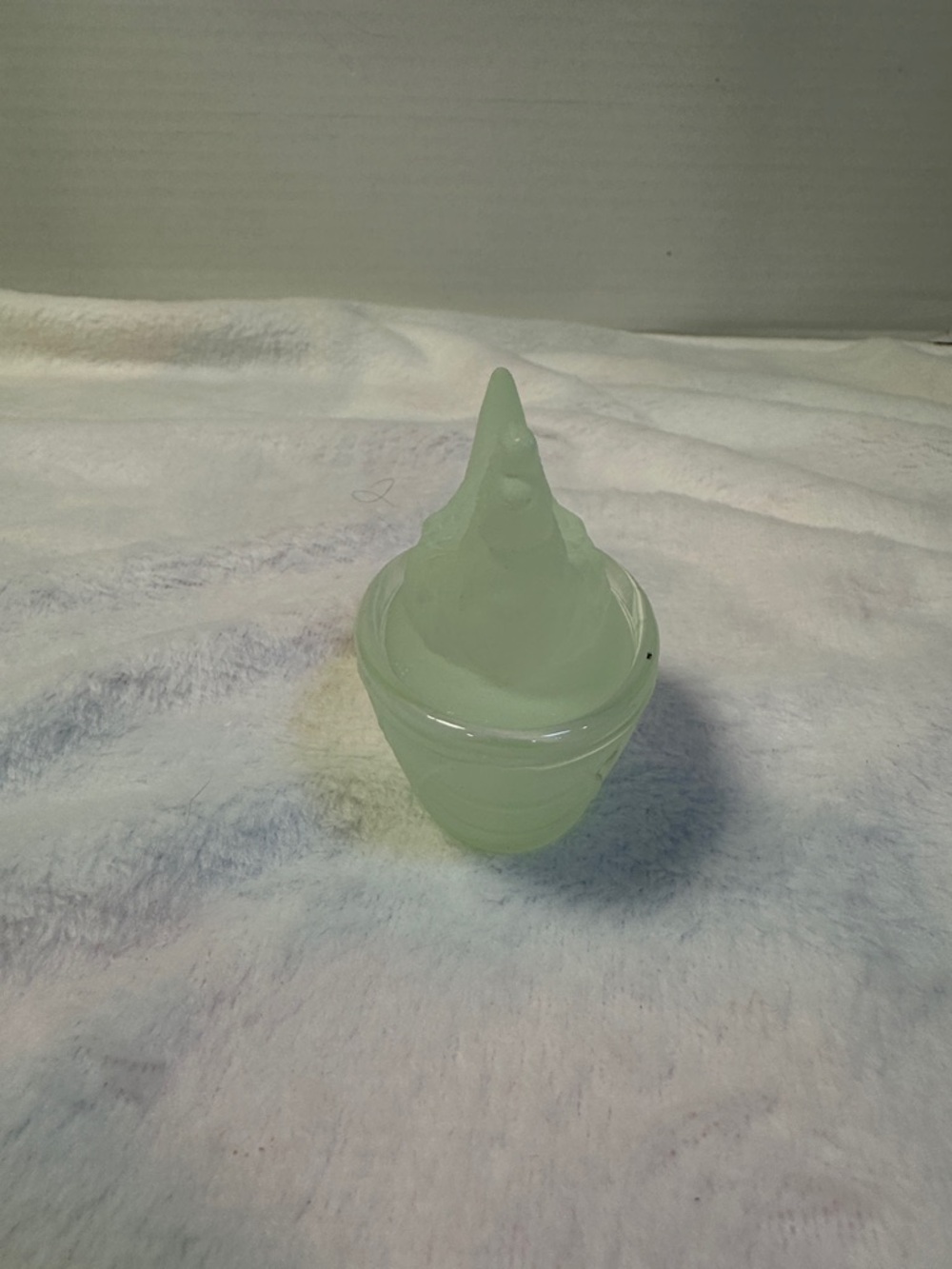 Seafoam Green Glass Decorative hen with Pointed Lid